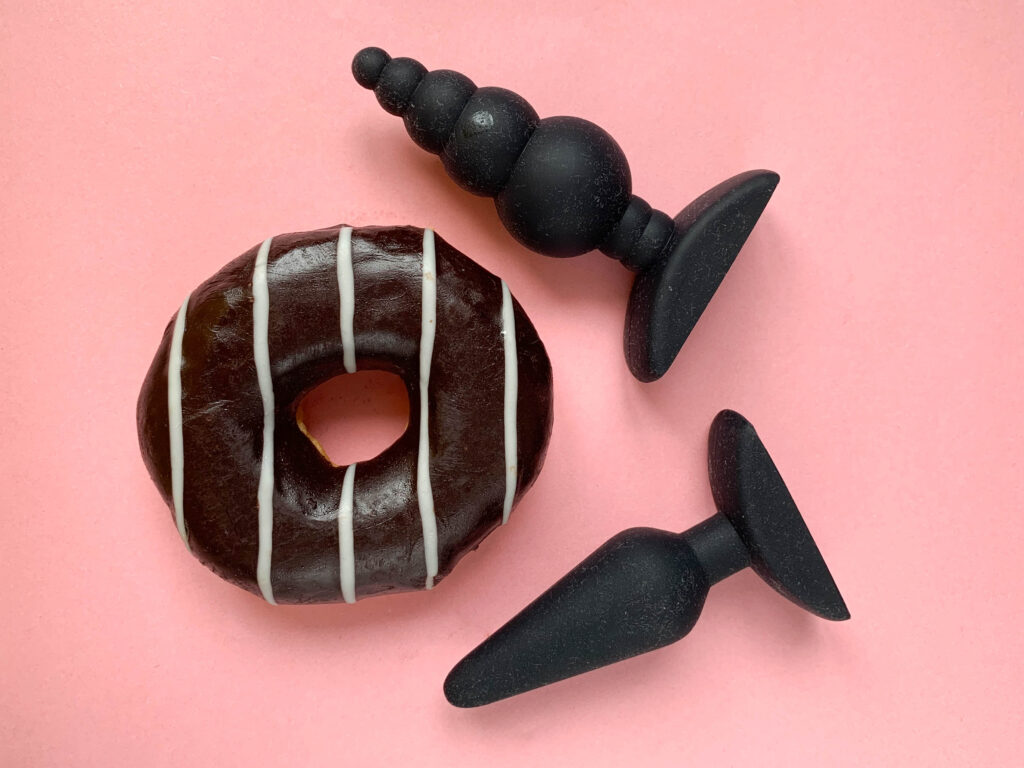 How to use an anal plug