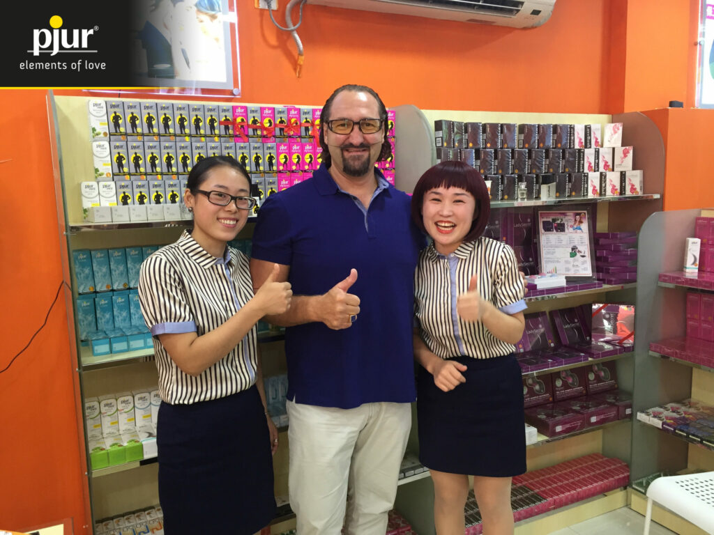 AG-in-Orange-Adult-Store-with-staff-1